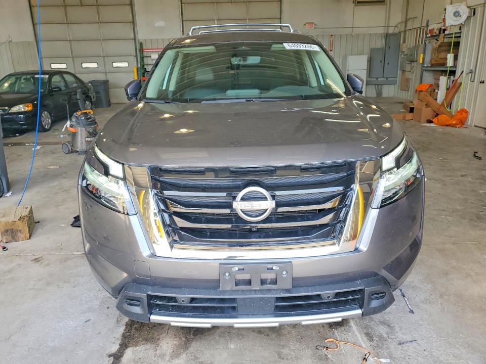 64093266 :رقم المزاد ، 5N1DR3CC0PC213551 vin ، 2023 Nissan Pathfinder مزاد بيع