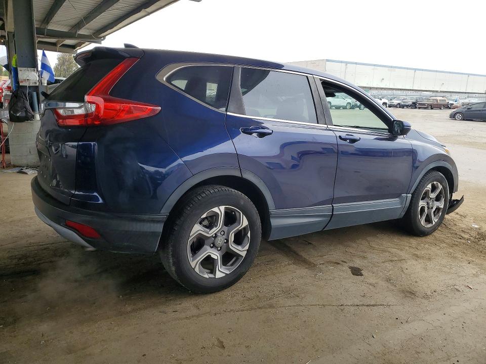 64486886 :رقم المزاد ، 7FARW1H80JE028572 vin ، 2018 Honda Cr-v مزاد بيع