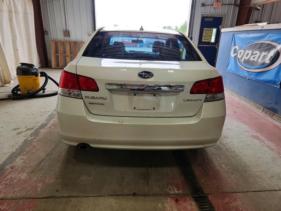 2014 Subaru Legacy მანქანა იყიდება აუქციონზე, vin: 4S3BMCC67E3023473, აუქციონის ნომერი: 65891036