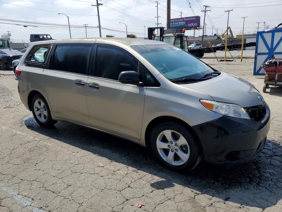 Продажа на аукционе авто 2015 Toyota Sienna, vin: 5TDZK3DC2FS564441, номер лота: 62876106
