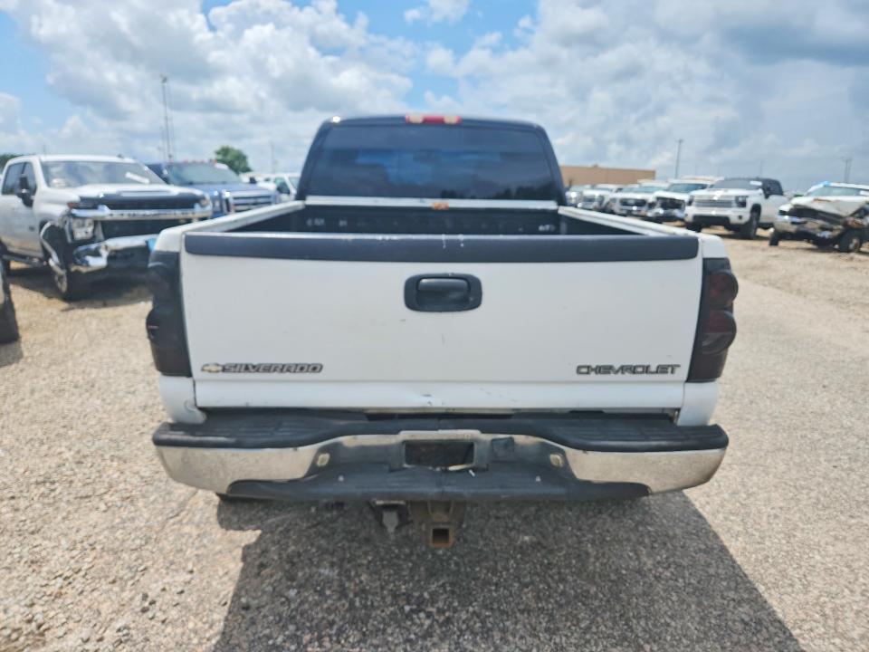 Продаж на аукціоні авто 2005 Chevrolet Silverado, vin: 1GCHK29275E343718, номер лоту: 63139046