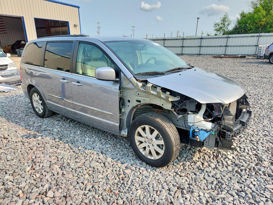 2015 Chrysler Town & Country მანქანა იყიდება აუქციონზე, vin: 2C4RC1BG2FR505812, აუქციონის ნომერი: 63674386