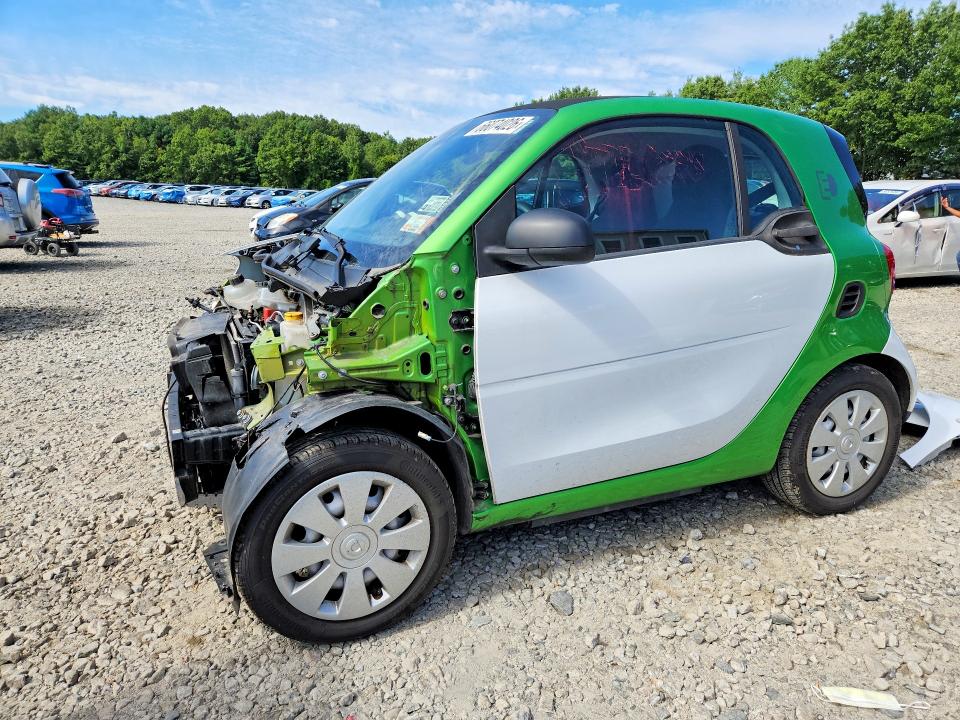 2018 Smart Fortwo მანქანა იყიდება აუქციონზე, vin: WMEFJ9BAXJK247129, აუქციონის ნომერი: 66074026