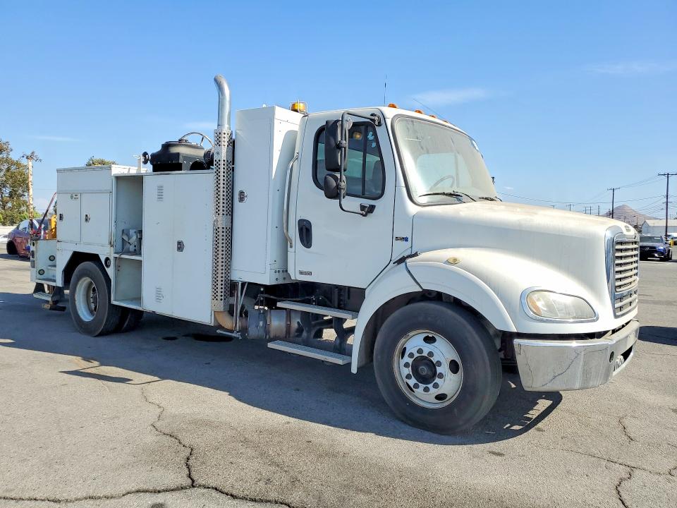 66314116 :رقم المزاد ، 1FVAHFDX3DHFF1735 vin ، 2017 Frht - Freightliner M2 مزاد بيع