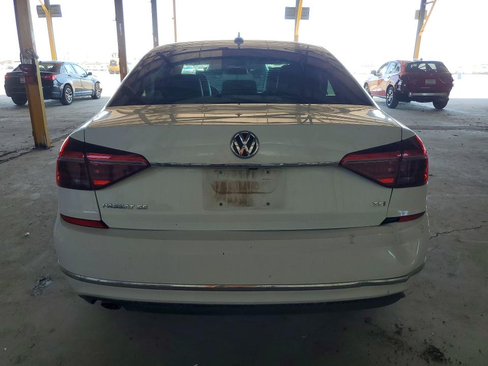 64672916 :رقم المزاد ، 1VWBA7A3XJC021331 vin ، 2018 Volkswagen Passat مزاد بيع