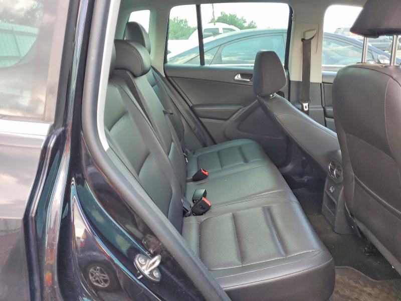 64047726 :رقم المزاد ، WVGBV7AX6GW588262 vin ، 2016 Volkswagen Tiguan مزاد بيع