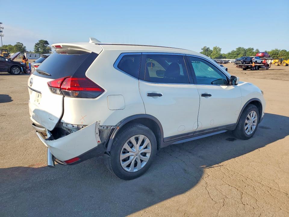 65735096 :رقم المزاد ، 5N1AT2MM3HC742015 vin ، 2017 Nissan Rogue مزاد بيع