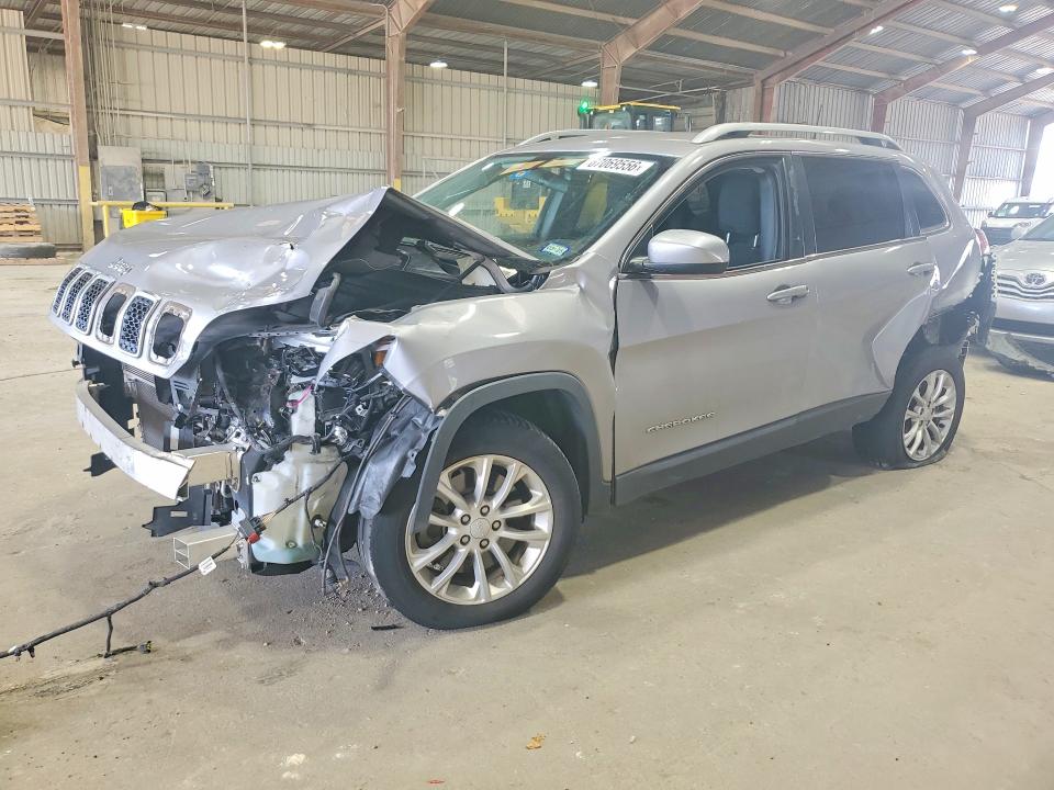 67069556 :رقم المزاد ، 1C4PJLCB4KD290538 vin ، 2019 Jeep Cherokee مزاد بيع