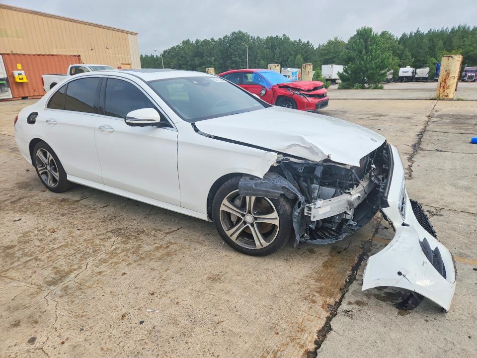 63517236 :رقم المزاد ، WDDZF4JB7HA087064 vin ، 2017 Mercedes-benz E مزاد بيع
