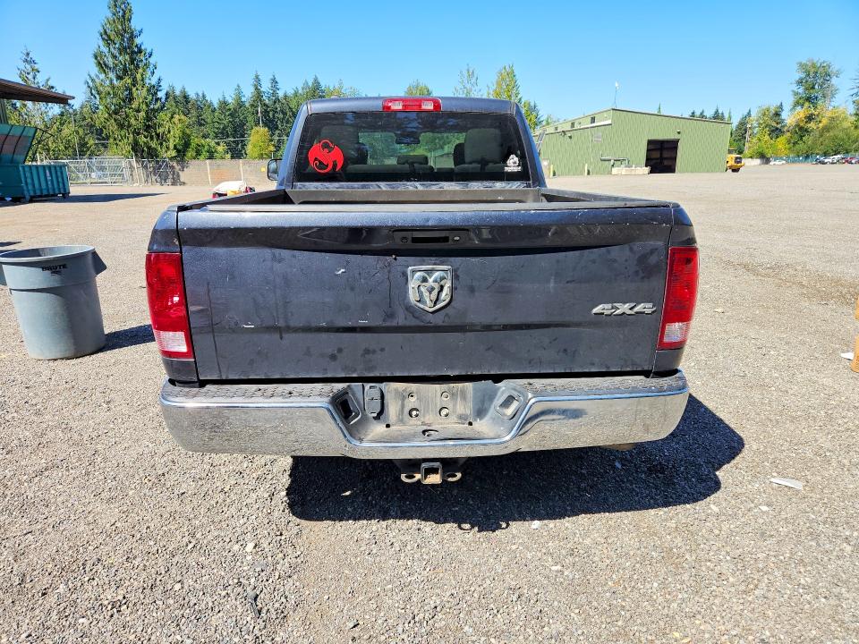 65945786 :رقم المزاد ، 1C6RR7FTXJS328353 vin ، 2018 Ram 1500 مزاد بيع