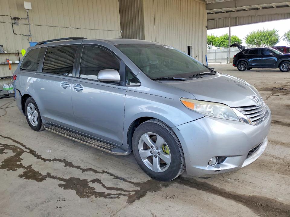 2017 Toyota Sienna მანქანა იყიდება აუქციონზე, vin: 5TDKZ3DC4HS882514, აუქციონის ნომერი: 66734526