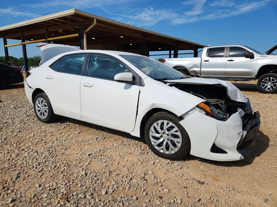 Продаж на аукціоні авто 2018 Toyota Corolla, vin: 5YFBURHE5JP850201, номер лоту: 65694076
