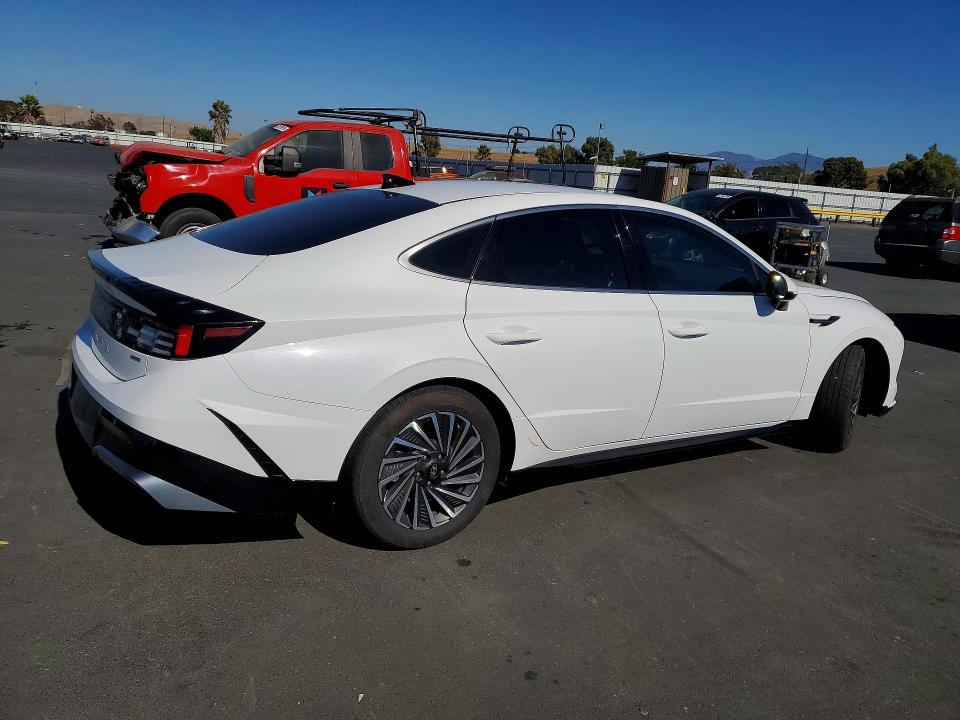 Продажа на аукционе авто 2024 Hyundai Sonata Hybrid, vin: KMHL34JJ2RA086420, номер лота: 63669396
