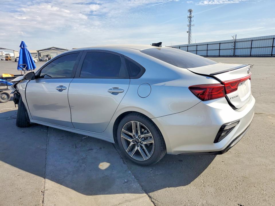 2020 Kia Forte მანქანა იყიდება აუქციონზე, vin: 3KPF54AD1LE211675, აუქციონის ნომერი: 65344516