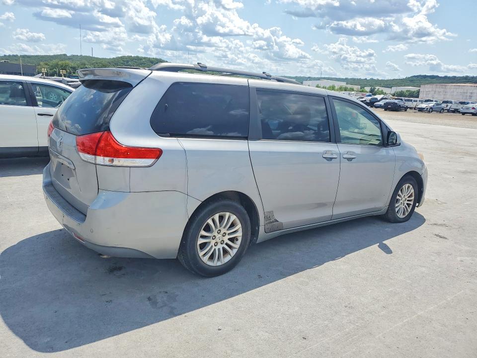 Продажа на аукционе авто 2011 Toyota Sienna, vin: 5TDYK3DC0BS015276, номер лота: 64778126
