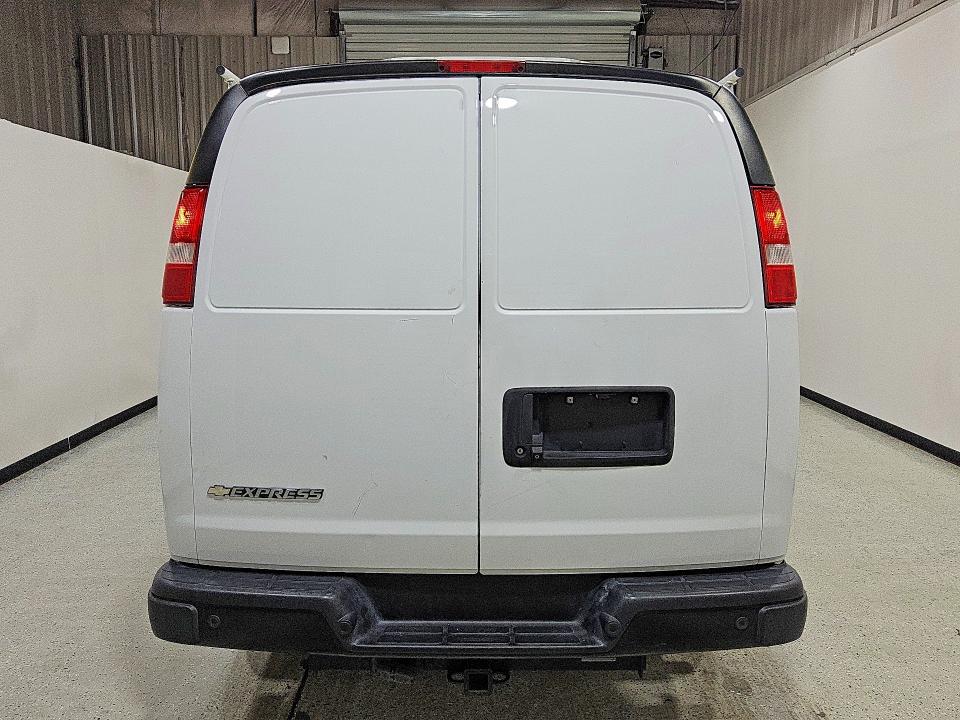 62446916 :رقم المزاد ، 1GCWGAFP4N1213518 vin ، 2022 Chevrolet Express G2500 مزاد بيع
