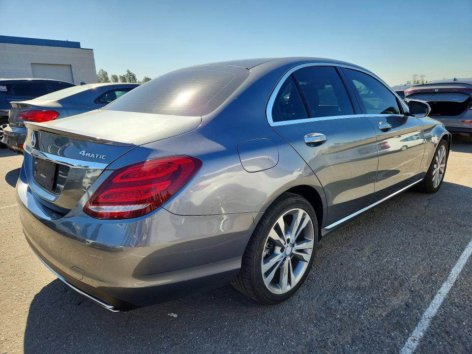 2017 Mercedes-benz C მანქანა იყიდება აუქციონზე, vin: 55SWF4KB0HU208731, აუქციონის ნომერი: 65567866