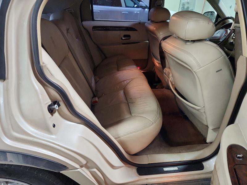 67040816 :رقم المزاد ، 1LNHM83W1YY914126 vin ، 2000 Lincoln Town Car مزاد بيع