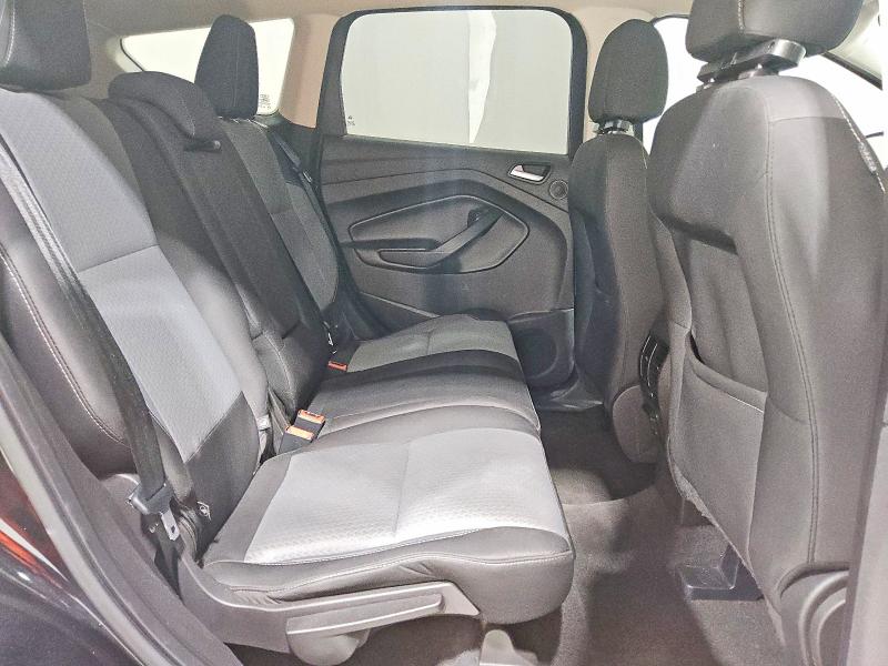 63405226 :رقم المزاد ، 1FMCU0GD6HUC07373 vin ، 2017 Ford Escape مزاد بيع