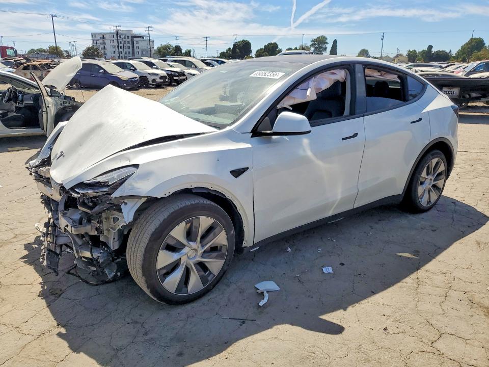65052356 :رقم المزاد ، 5YJYGDEE6MF262526 vin ، 2021 Tesla Model Y مزاد بيع