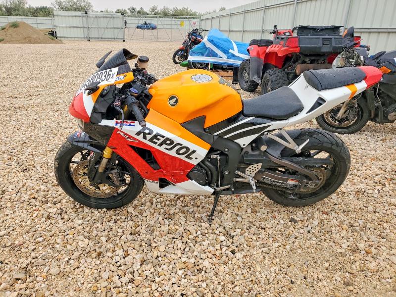 64580936 :رقم المزاد ، JH2PC40J7HK300230 vin ، 2017 Honda Cbr600 مزاد بيع
