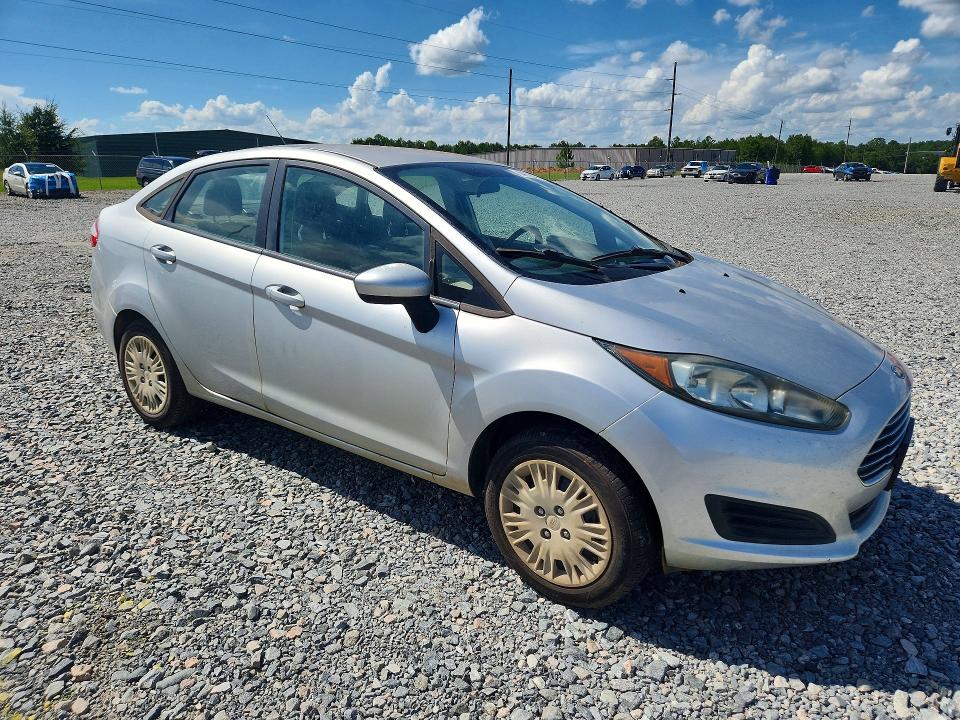 64700566 :رقم المزاد ، 3FADP4AJ1HM109402 vin ، 2017 Ford Fiesta مزاد بيع
