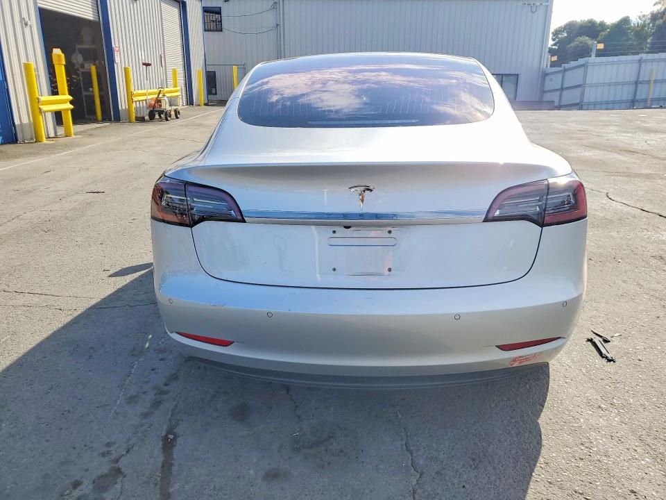 Продаж на аукціоні авто 2018 Tesla Model 3, vin: 5YJ3E1EA2JF024339, номер лоту: 64481846