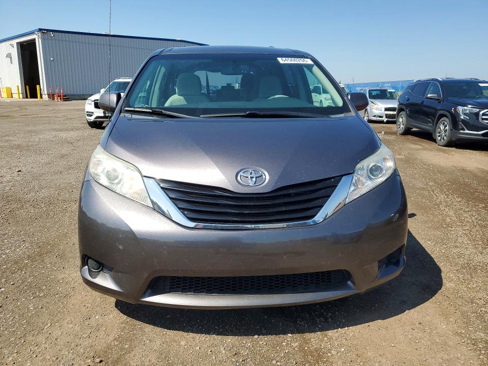 2013 Toyota Sienna მანქანა იყიდება აუქციონზე, vin: 5TDKK3DC1DS366559, აუქციონის ნომერი: 64560206