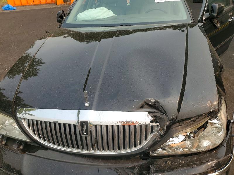 Продаж на аукціоні авто 2003 Lincoln Town Car, vin: 1LNHM81W73Y658439, номер лоту: 64231006