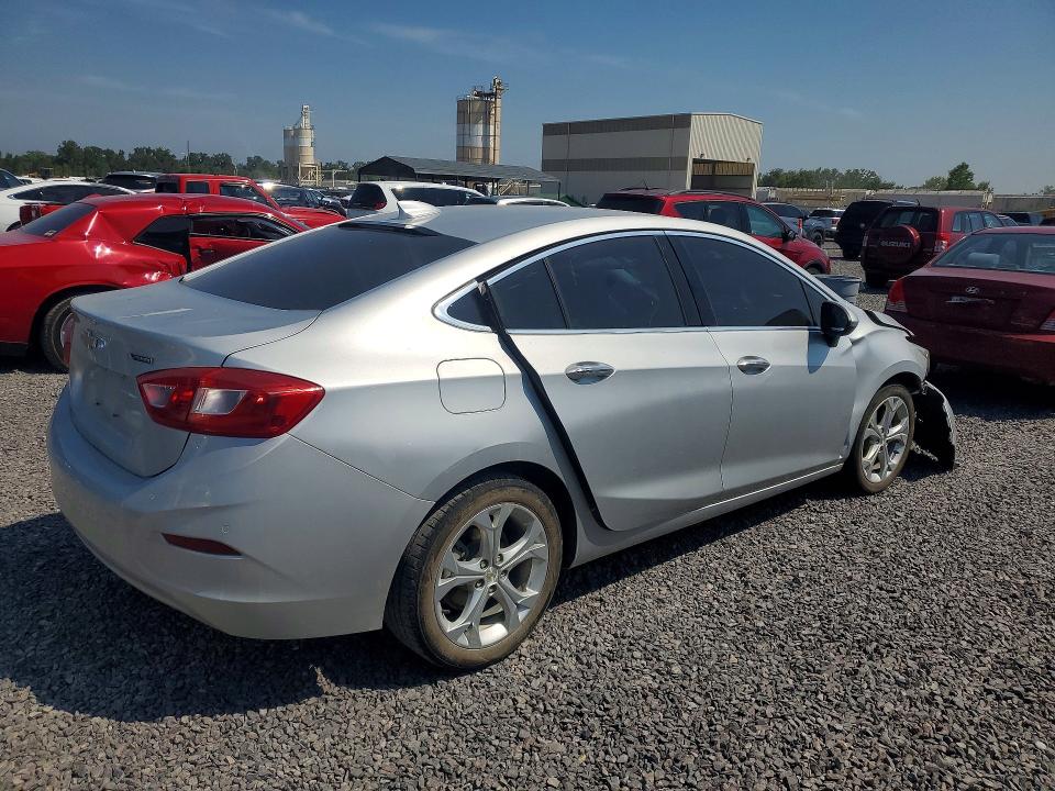 66588366 :رقم المزاد ، 1G1BF5SM6H7143678 vin ، 2017 Chevrolet Cruze مزاد بيع