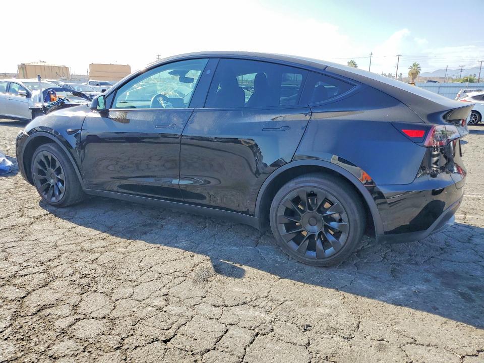 64421486 :رقم المزاد ، 7SAYGDED3SF318655 vin ، 2025 Tesla Model Y مزاد بيع