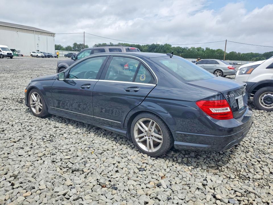 2012 Mercedes-benz C მანქანა იყიდება აუქციონზე, vin: WDDGF8BB0CF857176, აუქციონის ნომერი: 63692166