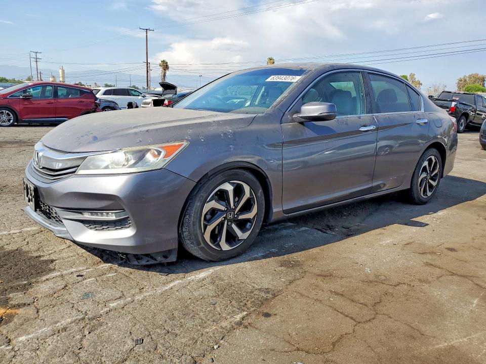 Продажа на аукционе авто 2017 Honda Accord, vin: 1HGCR2F87HA056892, номер лота: 63943076
