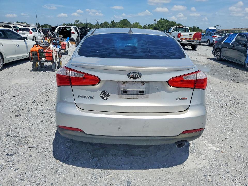 64380366 :رقم المزاد ، KNAFZ4A80F5303817 vin ، 2015 Kia Forte مزاد بيع