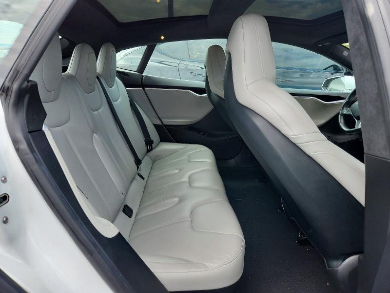 63843376 :رقم المزاد ، 5YJSA1E28GF131209 vin ، 2016 Tesla Model S مزاد بيع