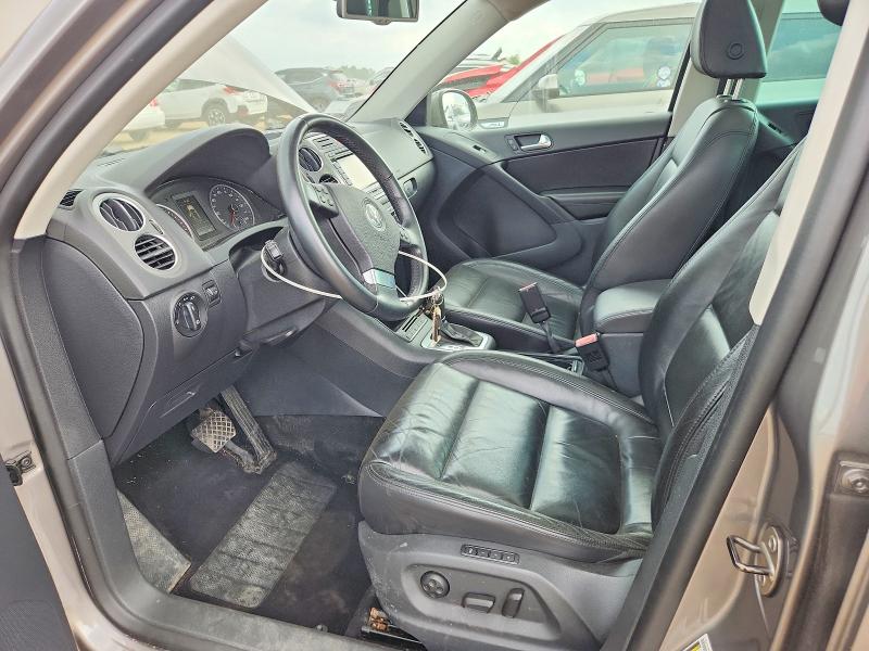 63240036 :رقم المزاد ، WVGBV7AX7AW538137 vin ، 2010 Volkswagen Tiguan مزاد بيع