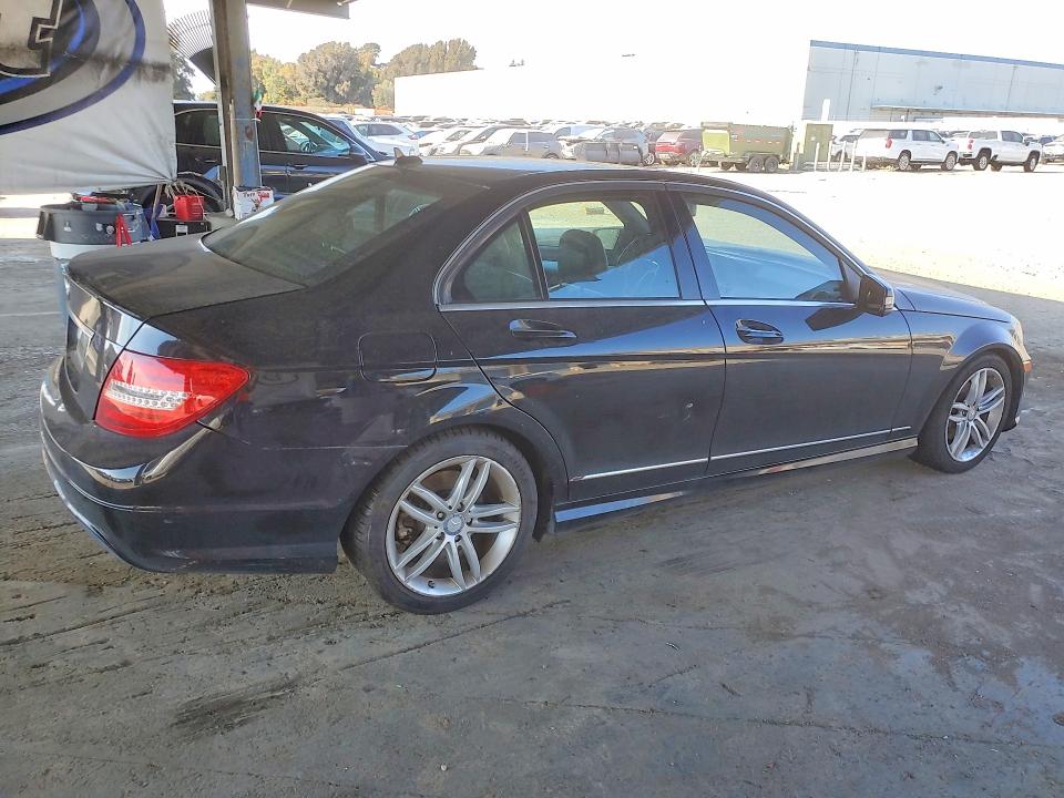 64503976 :رقم المزاد ، WDDGF4HB3CR236061 vin ، 2012 Mercedes-benz C مزاد بيع