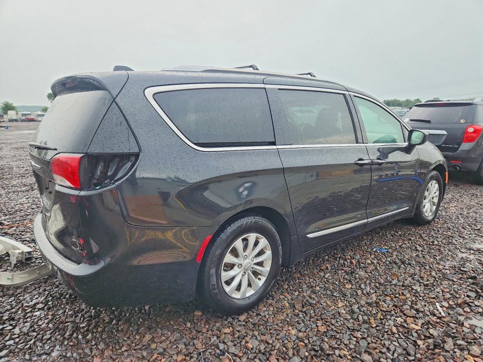 64280566 :رقم المزاد ، 2C4RC1BGXKR732370 vin ، 2019 Chrysler Pacifica مزاد بيع