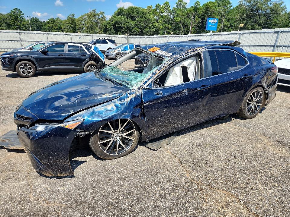 Продаж на аукціоні авто 2021 Toyota Camry, vin: 4T1G11AK0MU549791, номер лоту: 63674026
