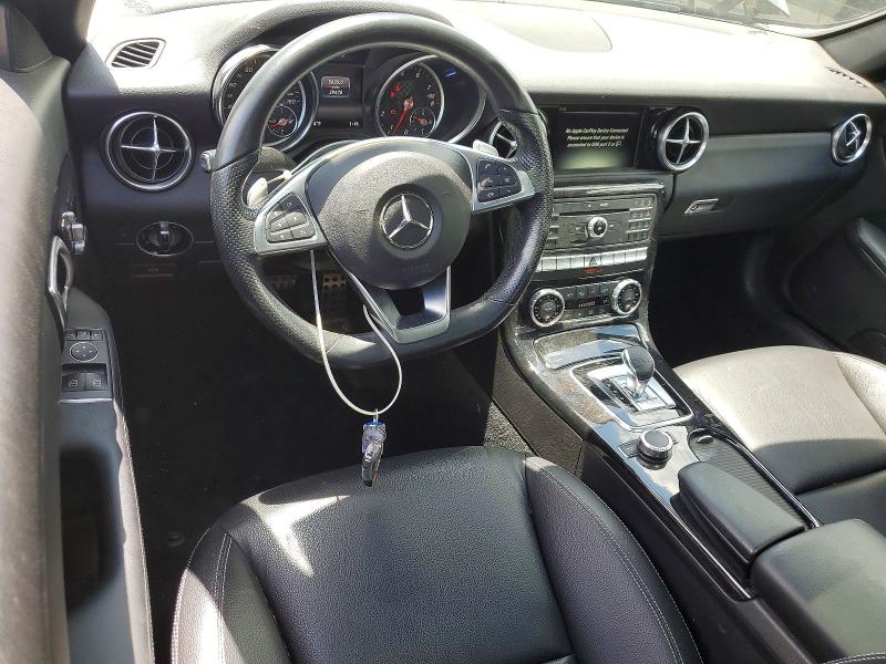 63483976 :رقم المزاد ، W1KPK3JA1LF170781 vin ، 2020 Mercedes-benz Slc مزاد بيع