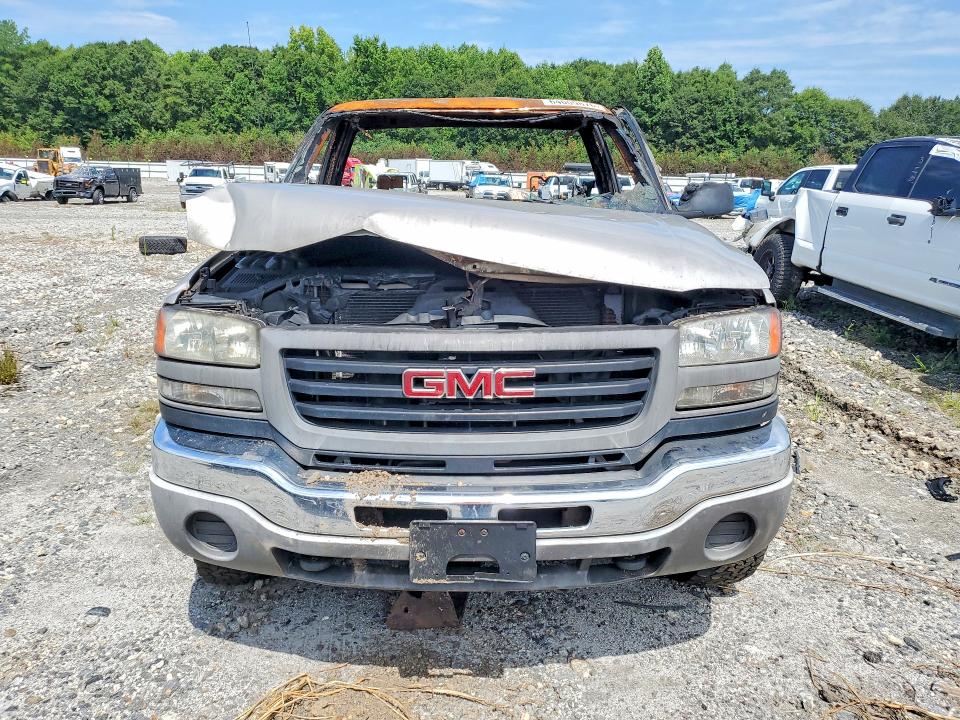64009876 :رقم المزاد ، 1GTHK24U36E157572 vin ، 2006 Gmc Sierra مزاد بيع