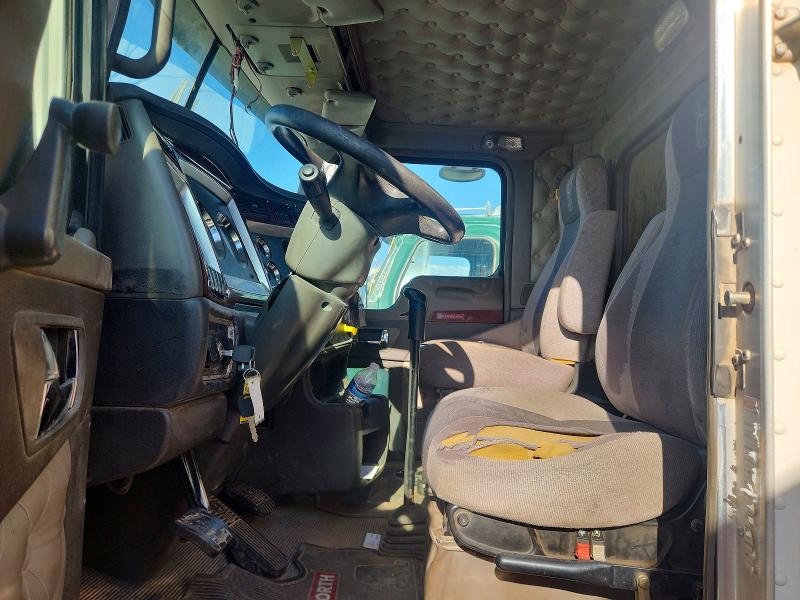 Продажа на аукционе авто 2006 Kenworth T800, vin: 1NKDXUTX56R118464, номер лота: 64712606