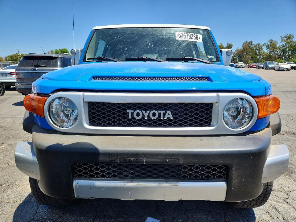 63679286 :رقم المزاد ، JTEZU11F470015420 vin ، 2007 Toyota Fj Cruiser مزاد بيع
