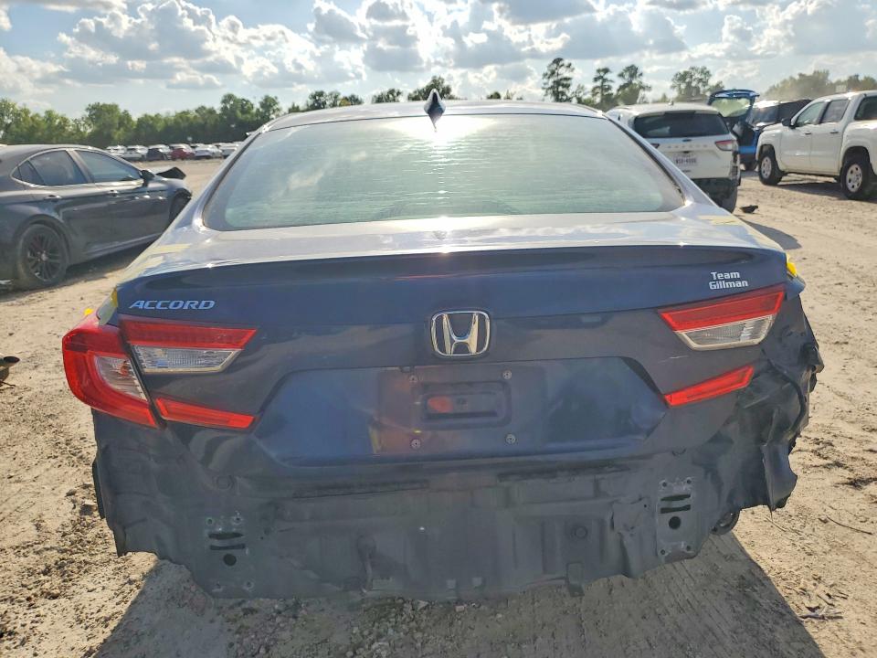 64834556 :رقم المزاد ، 1HGCV1F18JA013855 vin ، 2018 Honda Accord مزاد بيع