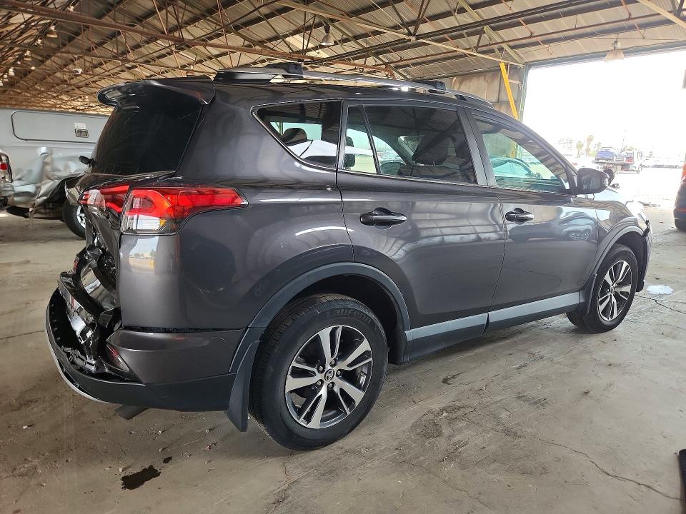 64781646 :رقم المزاد ، 2T3RFREV3JW719979 vin ، 2018 Toyota Rav4 مزاد بيع
