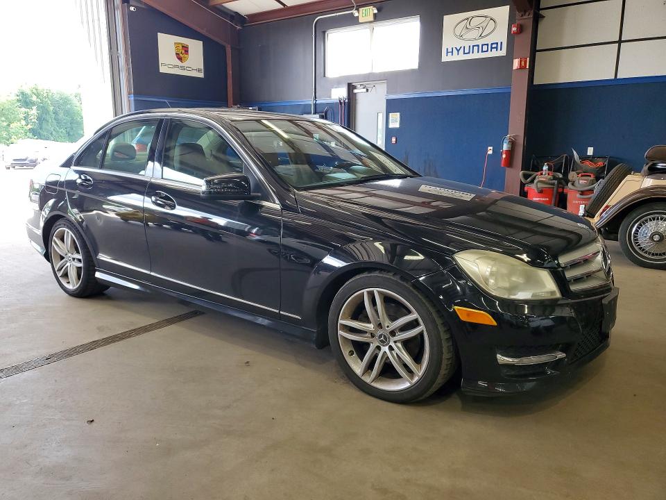Продажа на аукционе авто 2012 Mercedes-benz C, vin: WDDGF8BB2CA704943, номер лота: 65138446