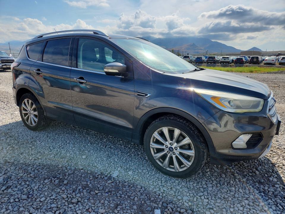 2017 Ford Escape მანქანა იყიდება აუქციონზე, vin: 1FMCU9J95HUC28868, აუქციონის ნომერი: 65379466