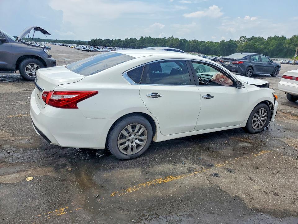 63648446 :رقم المزاد ، 1N4AL3APXHN360275 vin ، 2017 Nissan Altima مزاد بيع