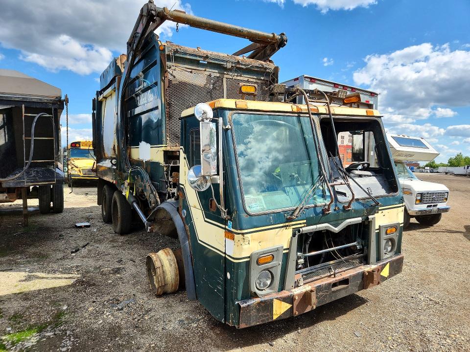2014 Mack Leu633 მანქანა იყიდება აუქციონზე, vin: 1M2AU14C7EM002178, აუქციონის ნომერი: 63712396