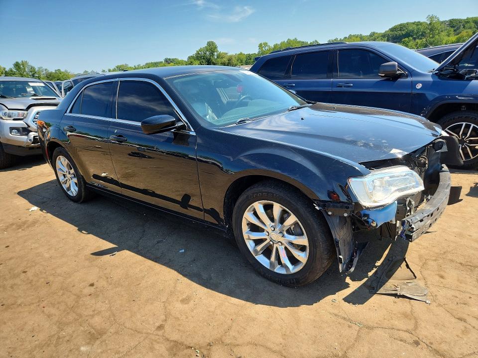 Продаж на аукціоні авто 2015 Chrysler 300, vin: 2C3CCARG7FH927273, номер лоту: 63414386